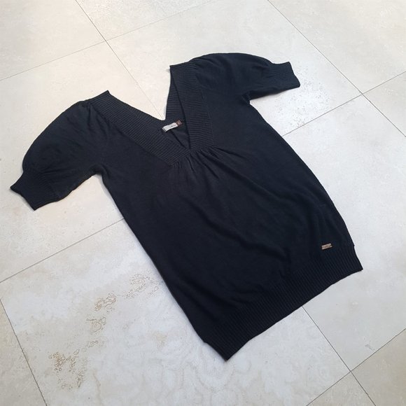 Aritzia Wilfred Black Knitted V-neck Sweater - Picture 2 of 9